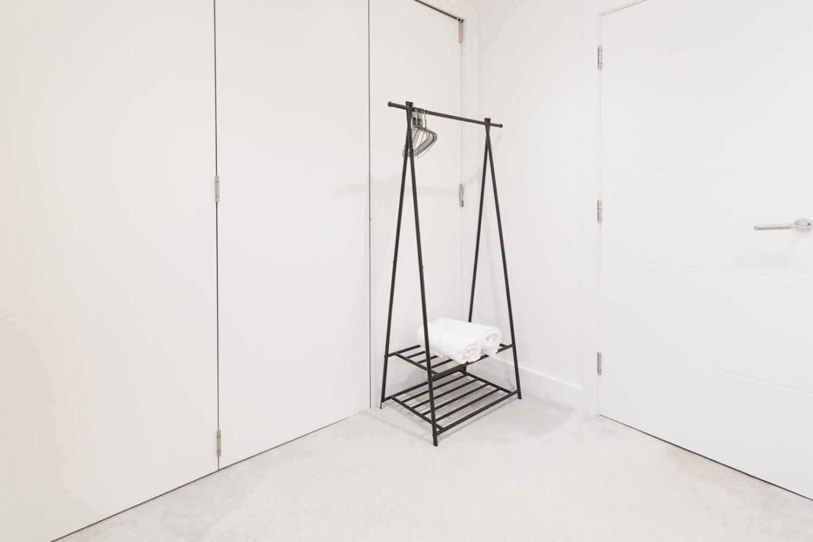 City Centre, Sleeps 7, Stunning Views & Parking, Interconnected Rooms Long Stay Work Contractor Leisure, Diamond Penthouse CBG Eksteriør bilde